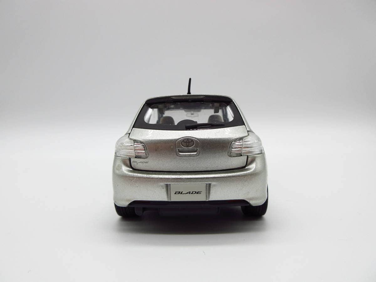1/30 トヨタ ブレイド(シルバーメタリック) カラーサンプル Amazon.co.jp: 1/30 トヨタ ブレイド 前期 シルバーメタリック カラー