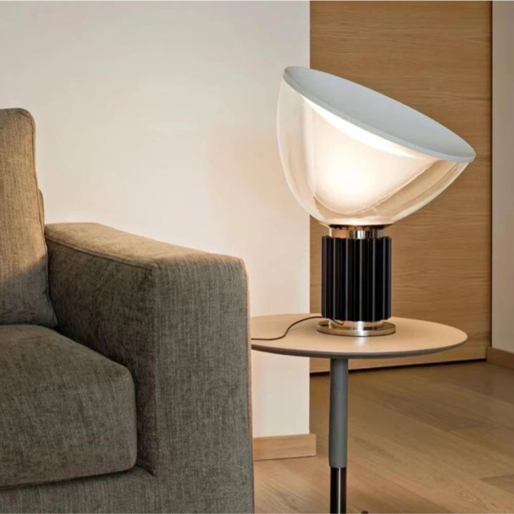 Lampada radar post moderna, luce ambientale sul comodino della