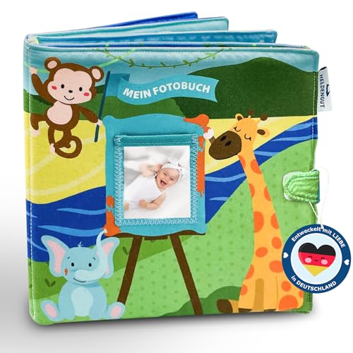 HELDENGUT Fotoalbum Baby Stoff &ndash; Weiches Fotobuch & F&uuml;hlbuch Baby Weltreise &ndash; Unkaputtbar Buch Baby f&uuml;r 8 Fotos 10x15 &ndash; Geschenke zur Geburt