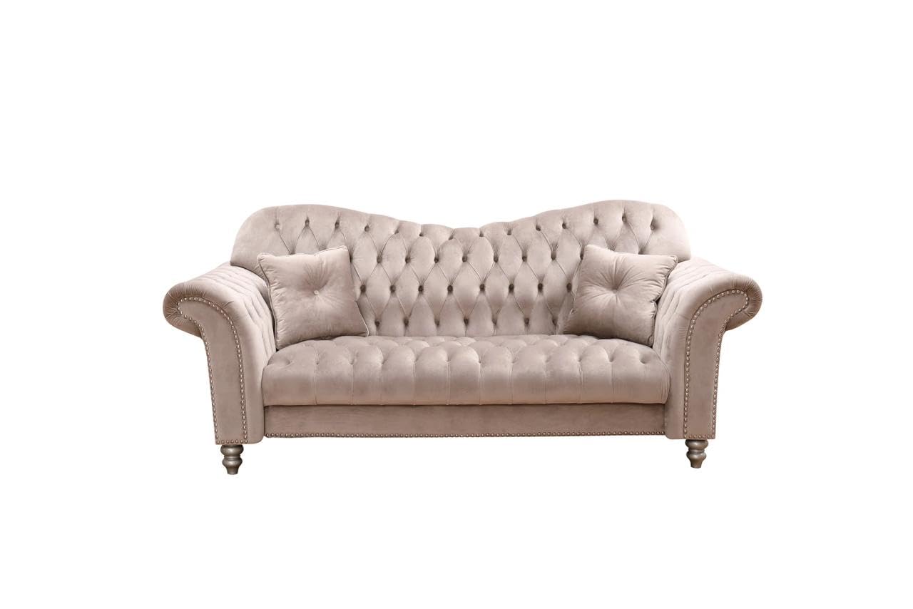 Generico Divano Chesterfield Italiano in Velluto Beige 3 Posti – Elegante, Confortevole e Design Moderno per Salotto