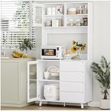 【Matériaux De Haute Qualité】: Vaisselier de salle à manger blanche est fabriquée en bois avec surface peinte, imperméable et facile à nettoyer. Les charnières de porte et les aimants de porte en métal sont solides et durables. De plus, les pieds de buffet en fer peint garantissent un maintien plus solide.