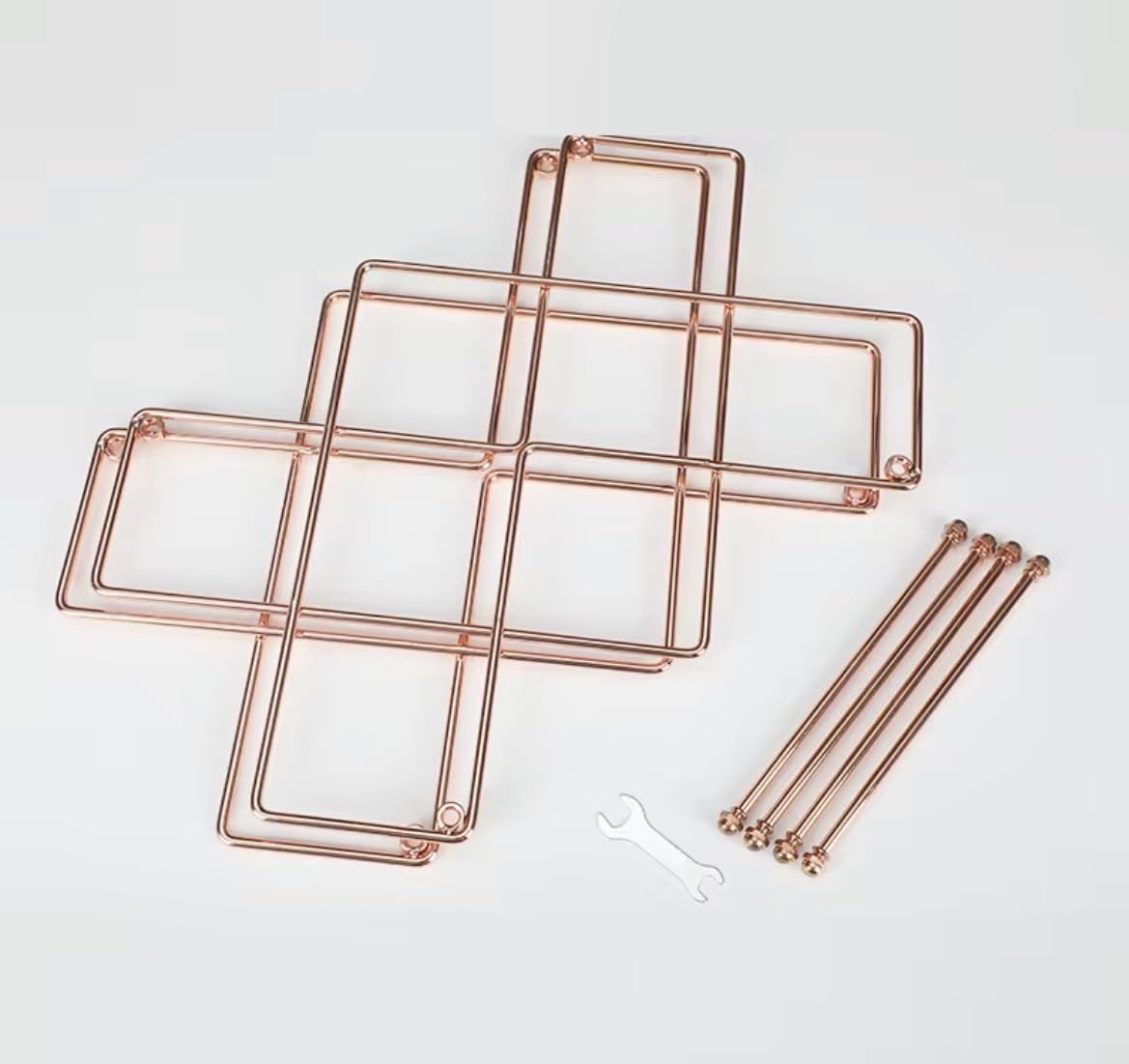 Generico Portabottiglie Vino in Metallo Oro, Cantinetta Design Moderno per 6-8 Bottiglie, Scaffale Salvaspazio per Cucina e Bancone, Struttura a Nido d'Ape, Facile da Montare - 38 x 25,5 cm