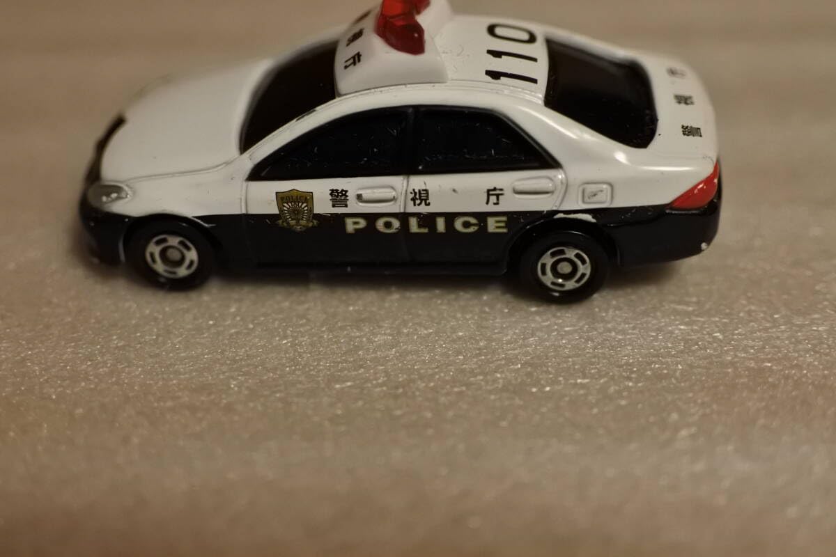 Amazon | トミカ 電池搭載 ミニカー クラウン 警視庁パトカー 電池仕様