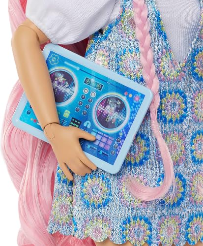 Image of Barbie Dream Besties Doll and Accessories, Daisy Jean Posable Fashion Doll with Removable Fashions & Wavy Pink Hair, 9 DJ & Music Themed Pieces, JDD74