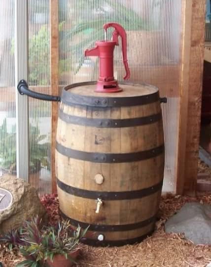 Whiskey Barrel Rain Barrel c/Red Pitcher Pump-Water Diverter, Brown (WORBPP)