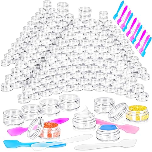 MotBach 100 Pcs 5g Empty Plastic Containers with Clear Lids Mini Makeup Sample Containers Small Sample Pot Jars Round Cosmetic Jars with Mini Spatulas for Liquid Sample Powder Creams Lotions