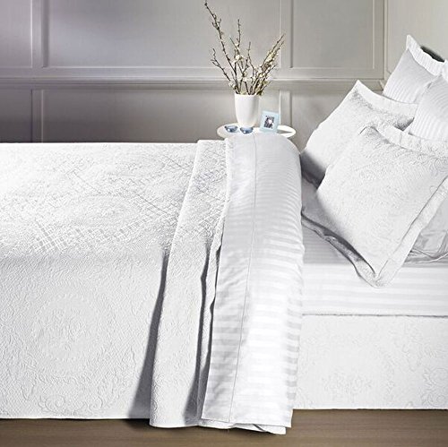 Europa Fine Linens Kensington Rose Matelasse Bedspread, Twin, White