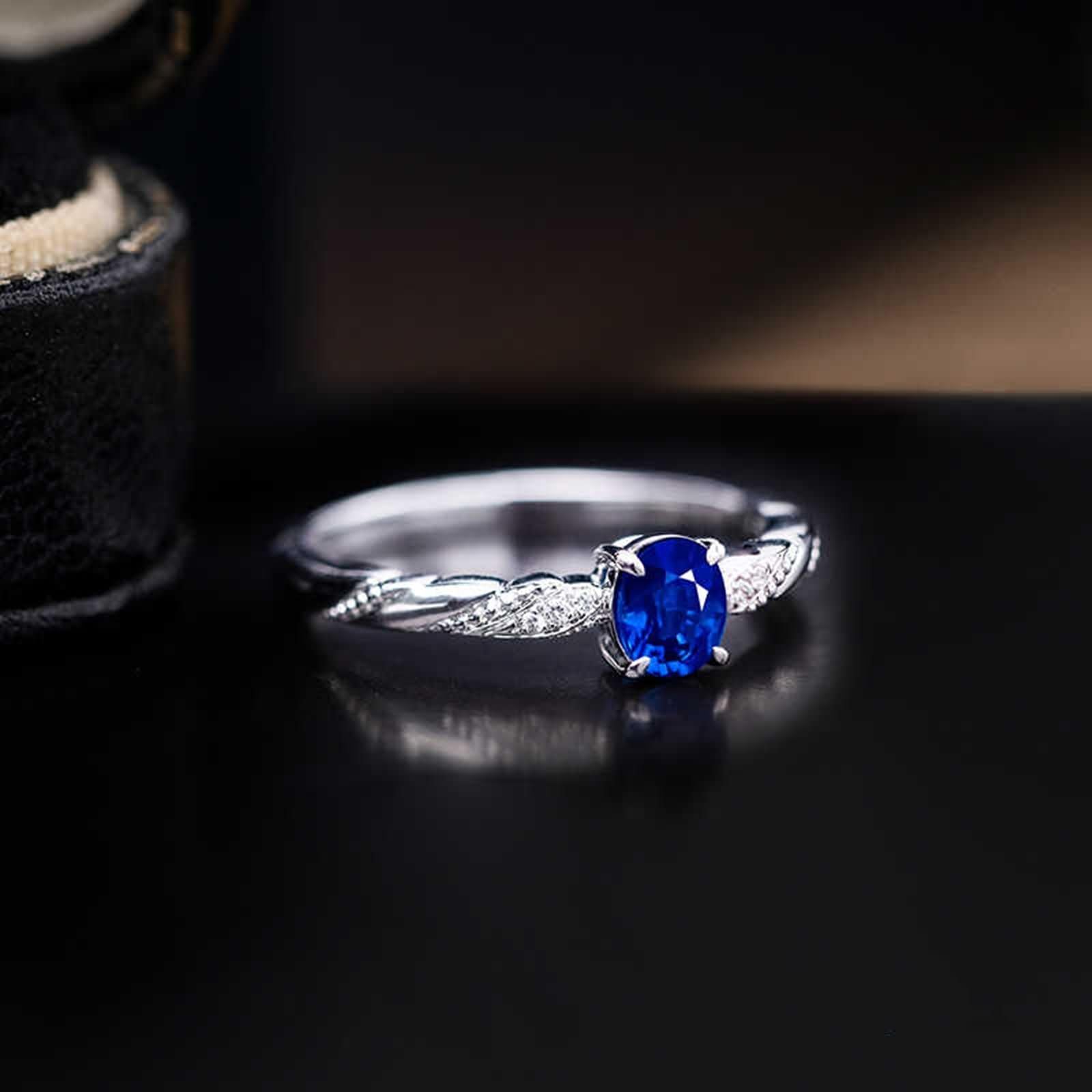 Anelli Fedi Nuziali Donna Oro Bianco 9 Kt / 14 Kt / 18 Kt, 4 Griffe Ovale con Zaffiro da 0,4 ct e Diamante, Anello Fedi Nuziali Donna in Blu Argento