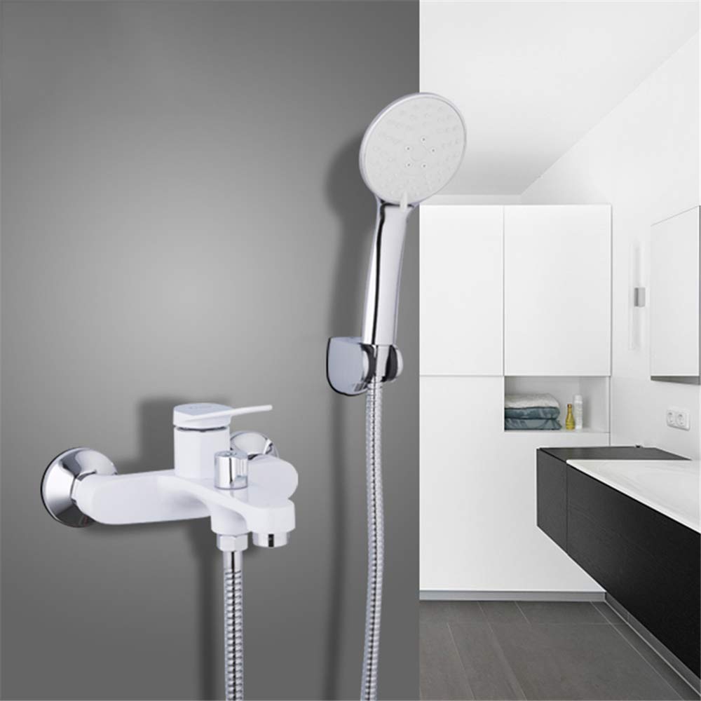 Ensemble de douche de salle de bain pour un rituel de détente quotidien en eau chaude