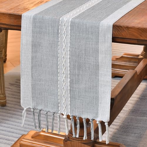 Wracra Camino de Mesa de Algodón Bordado, Estilo Campesino para Interior y Exterio Camino de Mesa Gris 180cm con Borlas para Decoración de Fiestas y Cocinas (Gris, 180cm)