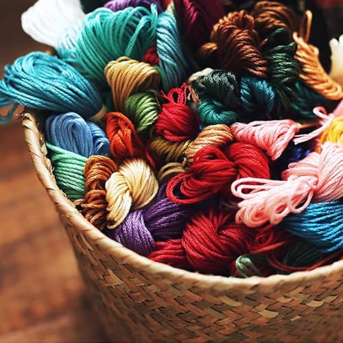 Image of Bracelet String Kits, 200 Colors Rainbow Color Embroidery Thread, Cross Cotton Stitch Embroidery Thread, Bracelet Yarn with 20 Plastic bobbins(200 Color)