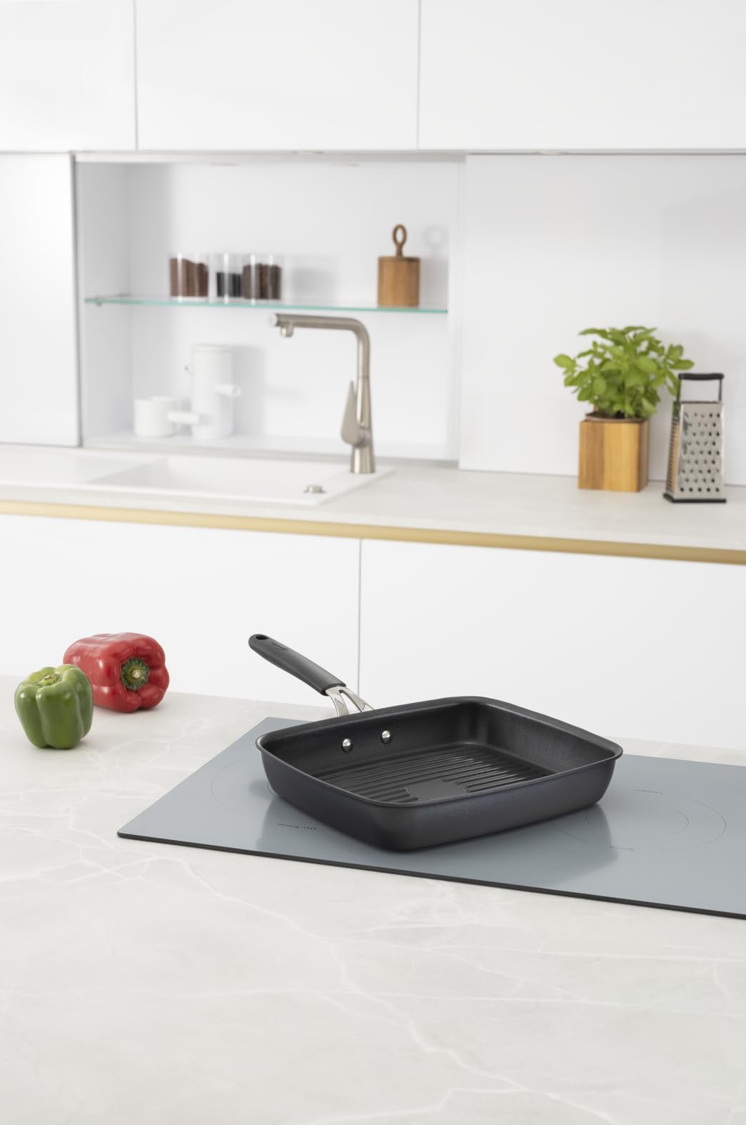 Tempra, Gril 29x25 Cm Avec Revêtement Antiadhésif En Titane Anti Rayures Et Fond En Acier Inoxydable Manche Rivet Pour Toutes Les Sources De Chaleu Noir  4523a278 29b7 58cb 8bed Aa6cee455a69