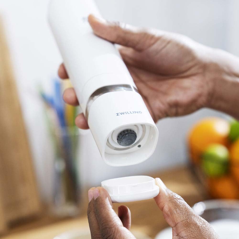 ZWILLING ENFINIGY Moulin à Épices Électrique avec Mécanisme Céramique, Lumière LED, Batterie Li-ion Rechargeable, Blanc