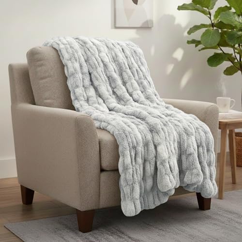 Image of Lavish Home Oversized Ruched Faux Fur Blanket - 60x80-Inch Jacquard Faux Fur Queen-Size Throw for Sofas and Beds - Luxurious Bedding (Gray)