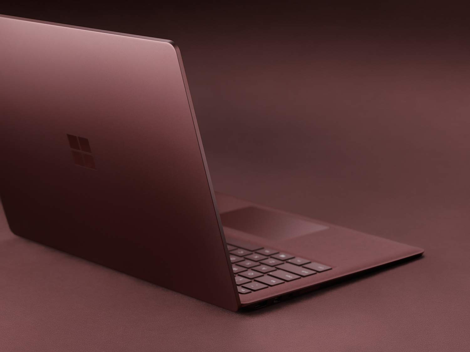 Surface Laptop2 8GB/256GB バーガンディ