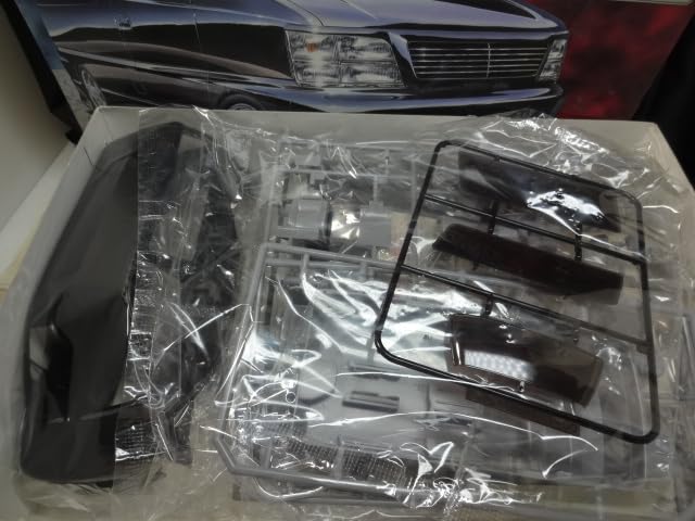 Amazon.co.jp: アオシマ 1/24 ケンスタイル アーバン エルグランド VIP