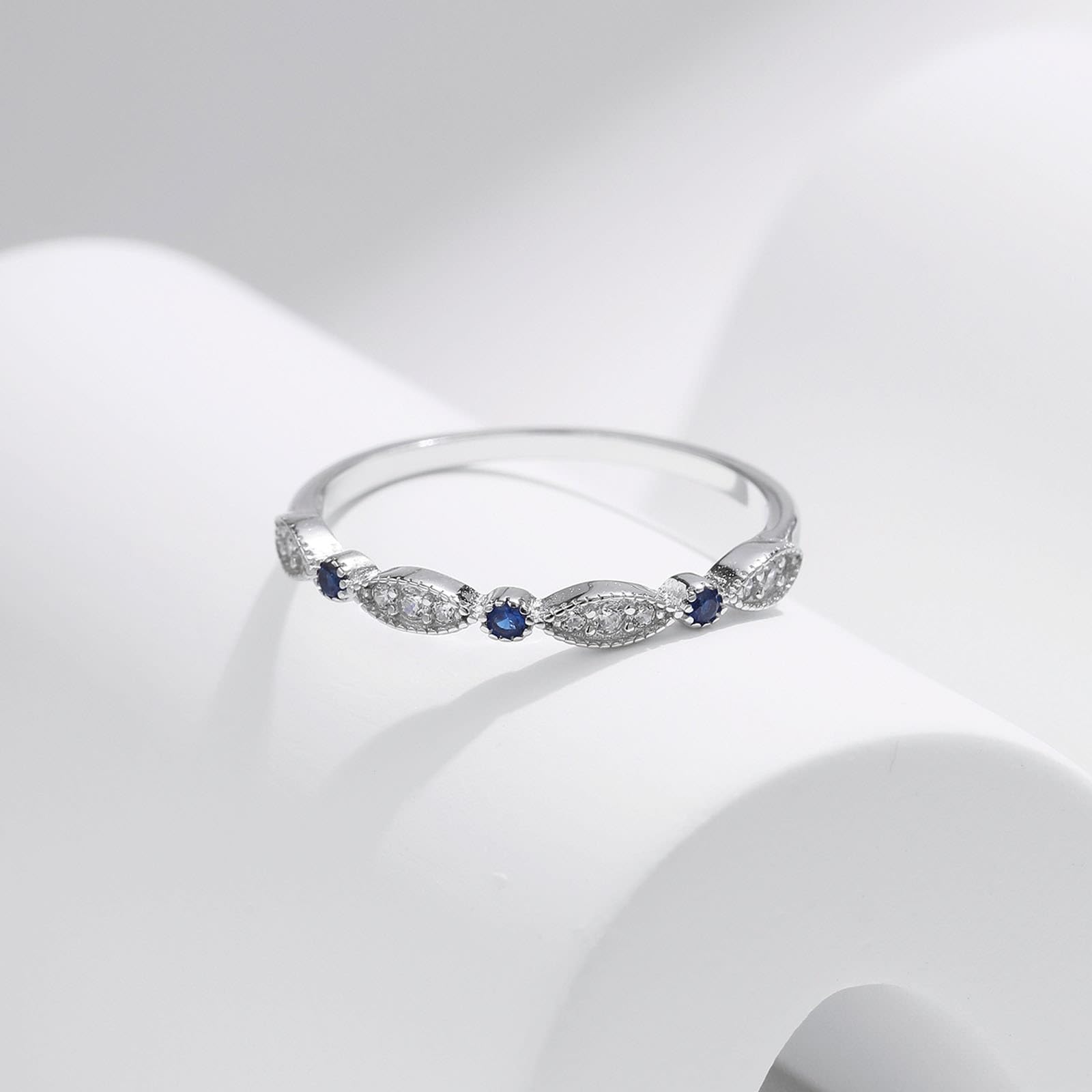 Anello da donna in oro bianco 9 K/14 carati, con zaffiro, delicato, impilabile, in moissanite