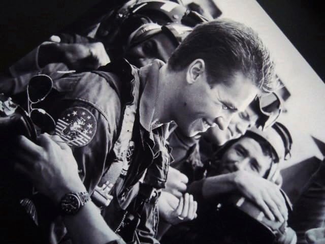Amazon.co.jp: A4 額付き ポスター TOP GUN トップガン 1986 