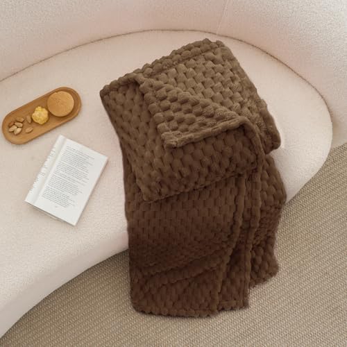 Image of BEDELITE Brown Large Throw Blanket for Couch, Cozy Gifts for Women, 50 * 70 | 3D Jacquard Decorative Fleece Blanket, Super Soft Plush Throws, Cute Birthday Gift for Women & Men, Suitable for All Seasons