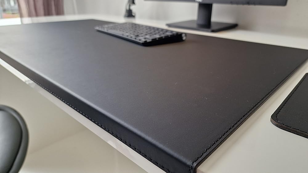 Gewinkelte Schreibtischunterlage mit Kantenschutz + Mousepad Echt Leder Schwarz 70 x 47cm Echt Rindsleder glatt