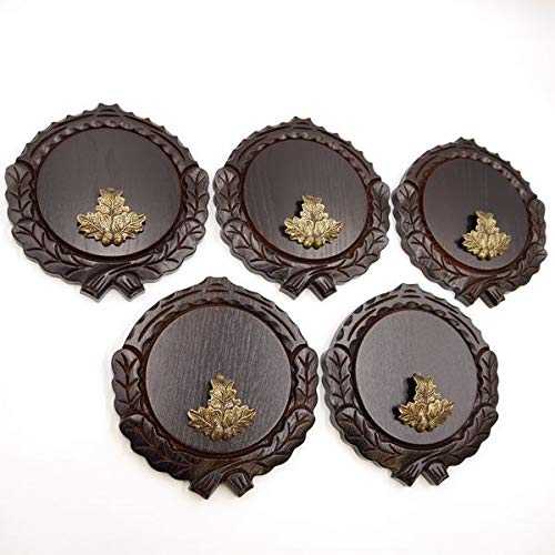 GTK - Juego de 5 placas de cuña talladas oscuras AF 14 cm con 5 hojas de roble, portada pequeña, tabla cuña, tabla de especias, placa de trofeos