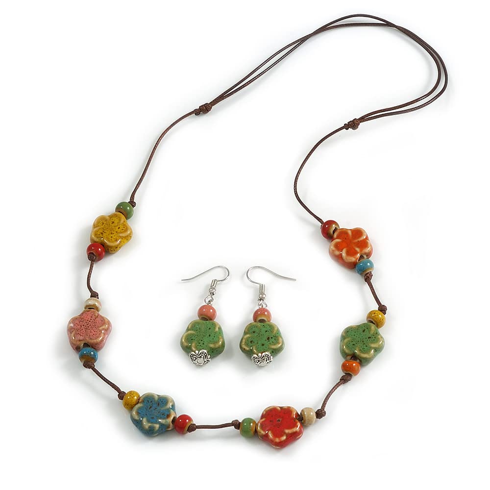 Avalaya Set di collana e orecchini pendenti in corda marrone con perline in ceramica multicolore, lunghezza 48 cm, leggera variazione di colore/irregolarità naturali, Misura unica, Ceramica Ceramica