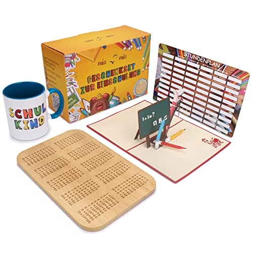 MIAMIO - Einschulung Geschenk Jungen und Mädchen/Geschenkset zur Einschulung inkl. Tasse „Schulkind“ + 1 x 1 Frühstücksbrett + Pop up Grußkarte + Stundenplan (Blau) Cover