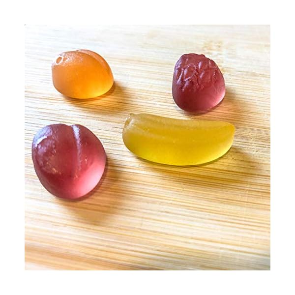 YumEarth Organic Vegan Fruit Snacks, 0.7 Ounce Snack Packs, 43 pack - Allergy Friendly, Non GMO, Gluten Free, Vegan (Packaging May Vary)