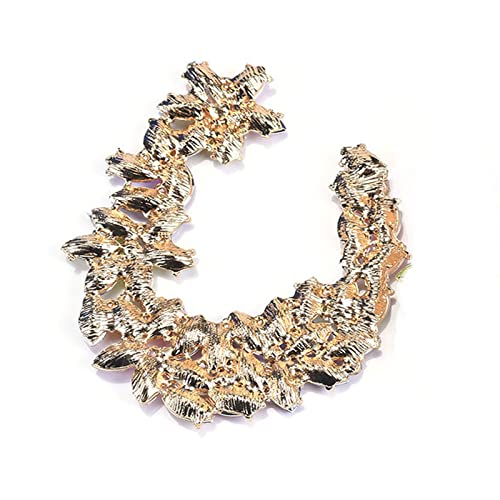 Boucles d'oreilles super flash en diamant pour illuminer un visage fatigué