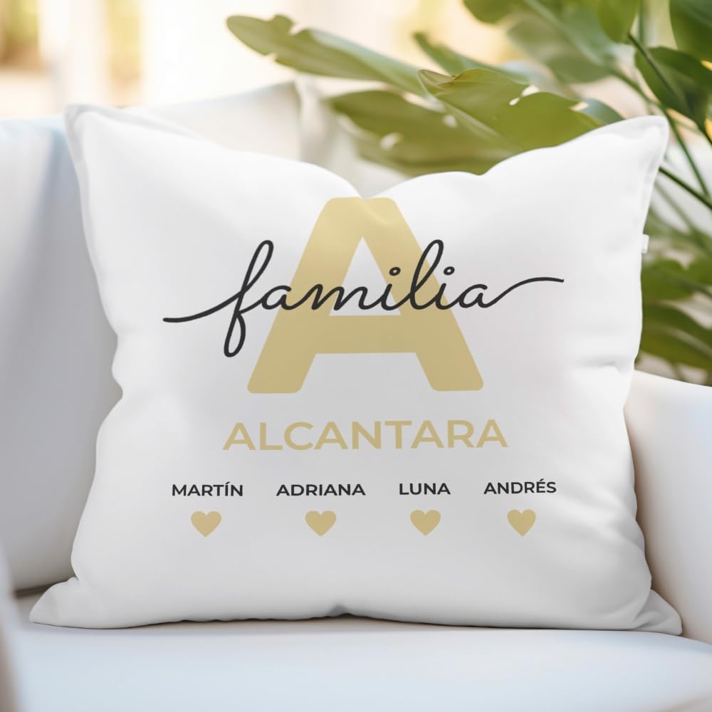Transparent Gift Cojín Personalizado con Inicial y Nombre de Familia. Regalos para Madres, Padre y Familiares. Cojines Decorativos Cama. Funda con Relleno. Regalos Personalizados para Mujer y Hombre