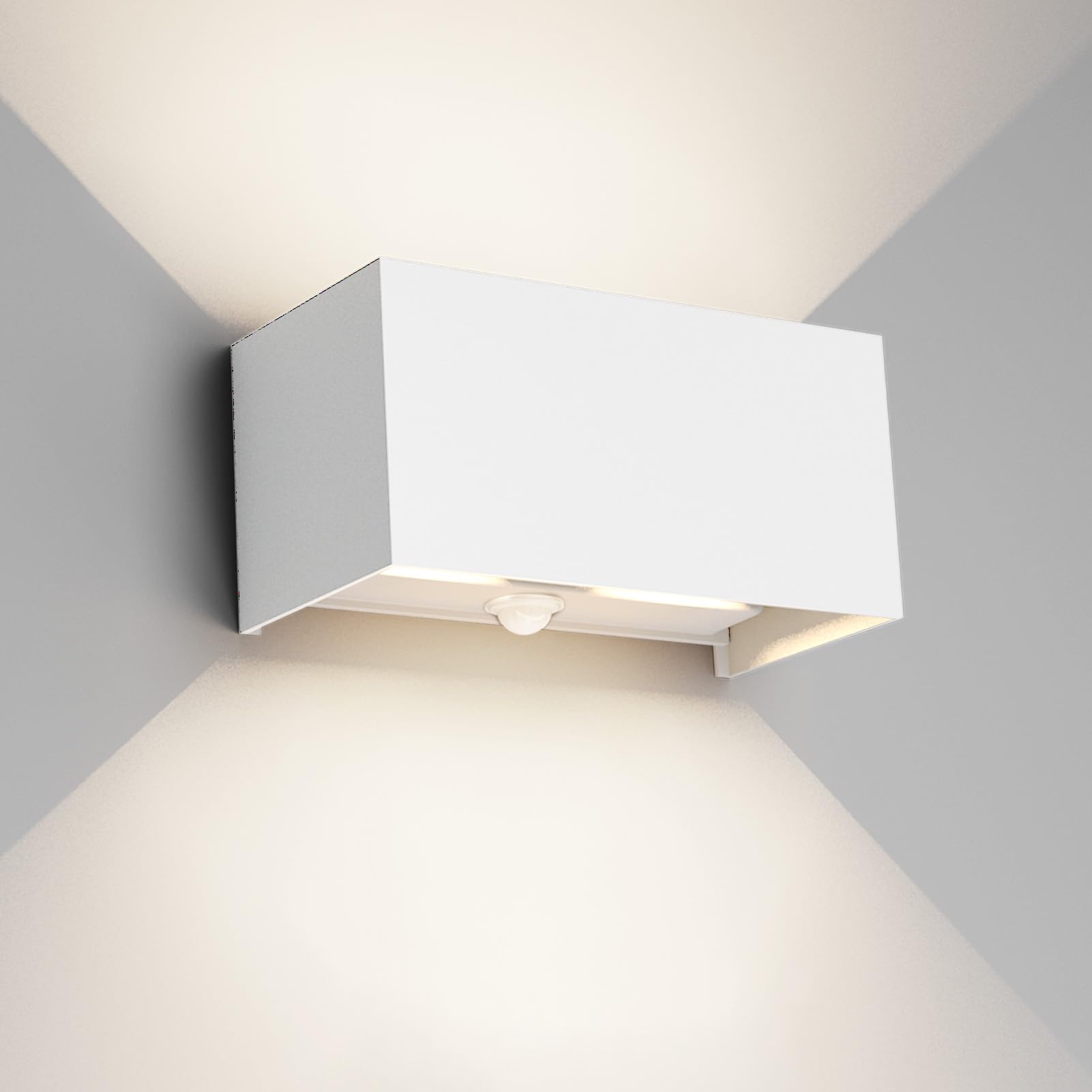 Klighten Aplique de pared con detector de movimiento, 24W, Aplique de pared exterior con haz de luz ajustable, 4000K Blanco neutro, Apliques de pared Ip65 con sensor (Blanco)