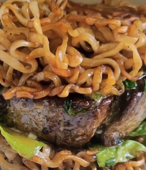 Miniatura 6 de ABC Fideos callejeros de carne picante, 12.3 onzas (paquete de 8), ramen instantáneo salteado y picante, 0.23 onzas de proteína, sin MSG, sin