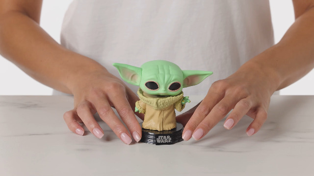 Funko POP! Vinyl Star Wars: Mandalorian - The Child Yoda Figurine