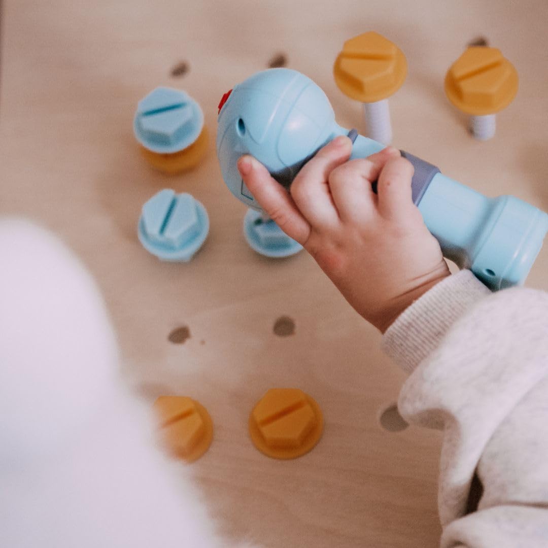 mamabrum Banco Trabajo Madera para Niños - Mesa Herramientas XXL con 74 Piezas, Taladro Eléctrico y Sierra Circular - Altura Ajustable 97-103cm - A Partir de 2 Años