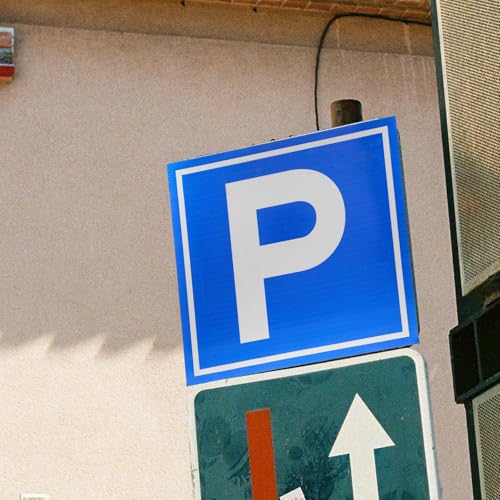 Señal de aparcamiento P para regular el tráfico en zonas residenciales 5