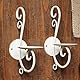 Sintosin 2 Stück Wandkerzenhalter Vintage aus Metall, Rustikaler Kerzenhalter Wand Weiß für Shabby Chic Wanddeko, Wandhalterung Kerzenständer für Schlafzimmer Esszimmer Wohnzimmer