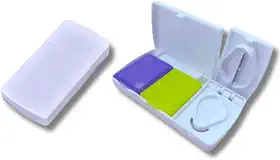 Kit Porta Comprimidos Retangular com Cortador Integrado – Estojo de Viagem Prático e Compacto