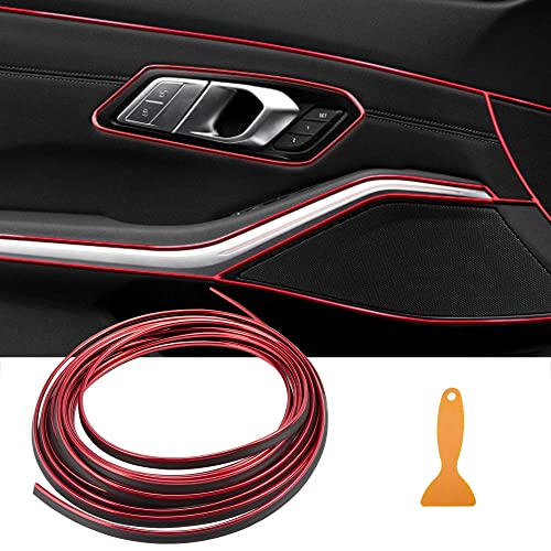 Decoración de salpicadero con tira decorativa flexible para un coche deportivo