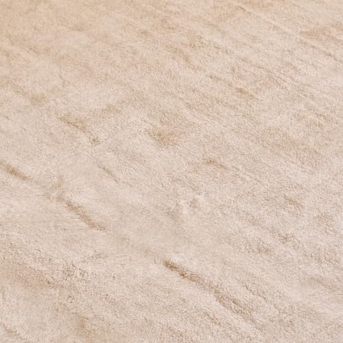 Image of Home Centre Quartz Snugfur Carpet - 274x180cm
