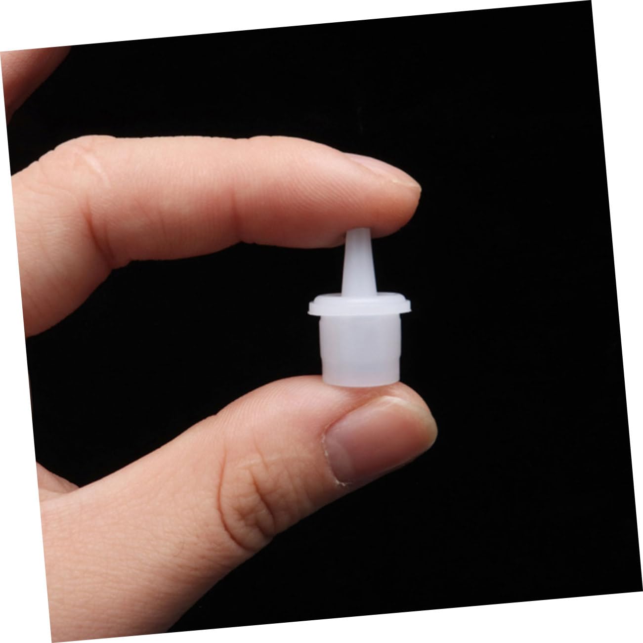 Gogogmee 100pcs Bottle Tips Replacement Caps for Applicator Nozzle Replacement Tips Extended Eyelash Extension Mouth Seal Lightweight and Sturdy Pc Material