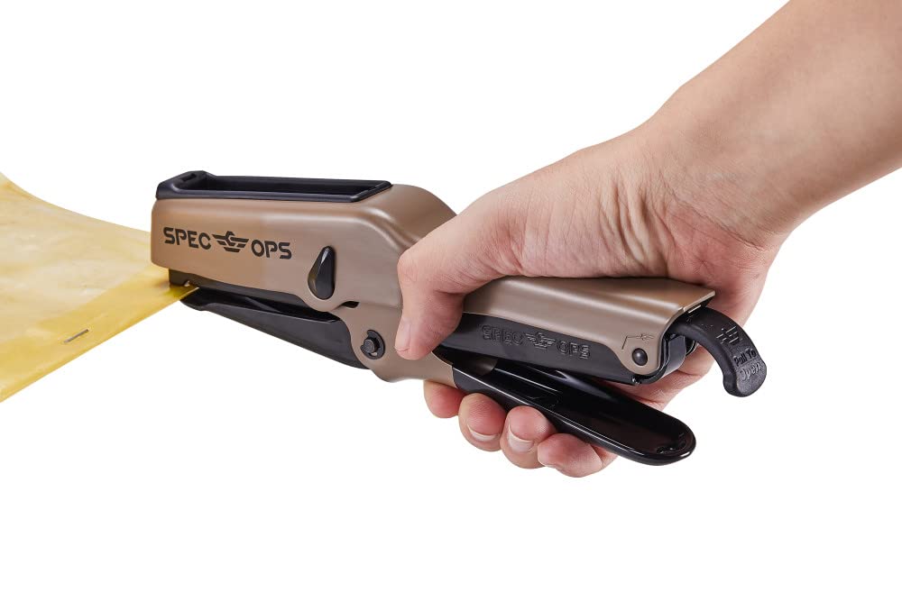 Spec Ops Tools Elite Duty Pince agrafeuse pour emballage, couronne 7/16, agrafes de longueur de jambe 0,6 cm – 9,5 mm, 3% données aux vétérans, noir/marron clair