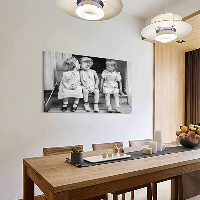 Miniatura 3 de ERkaL Kiss 1947 - Póster en blanco y negro para pared, diseño de pared para sala de estar, dormitorio (12 x 18 pulgadas, enmarcado)