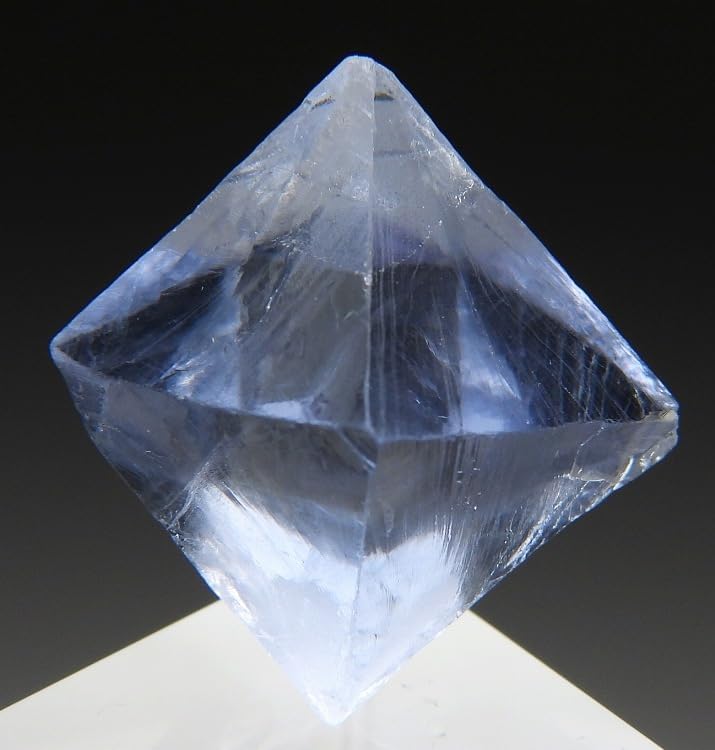 イリノイ八面体（ポリッシュ） フローライト八面体ポリッシュ アメリカ、イリノイ州産