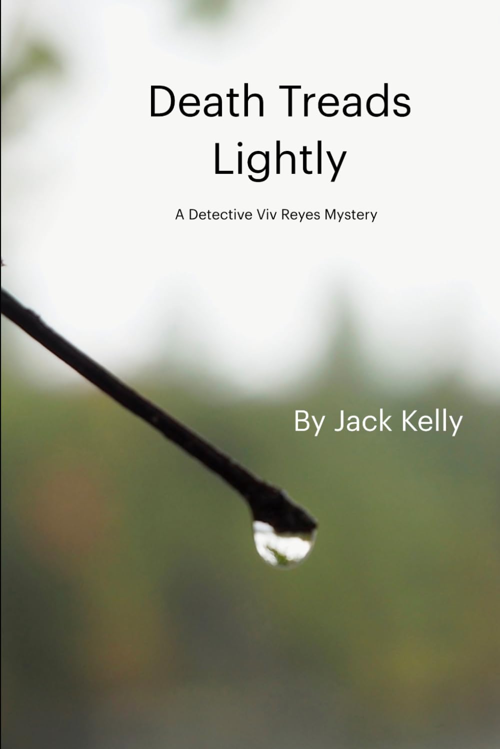 Death Treads Lightly: A Detective Viv Reyes Mystery