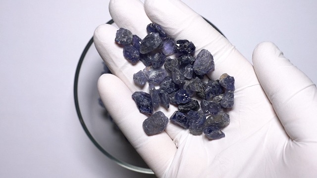 Amazon | [N2 stone Natural] 天然鉱物 アイオライト (菫青石/iolite