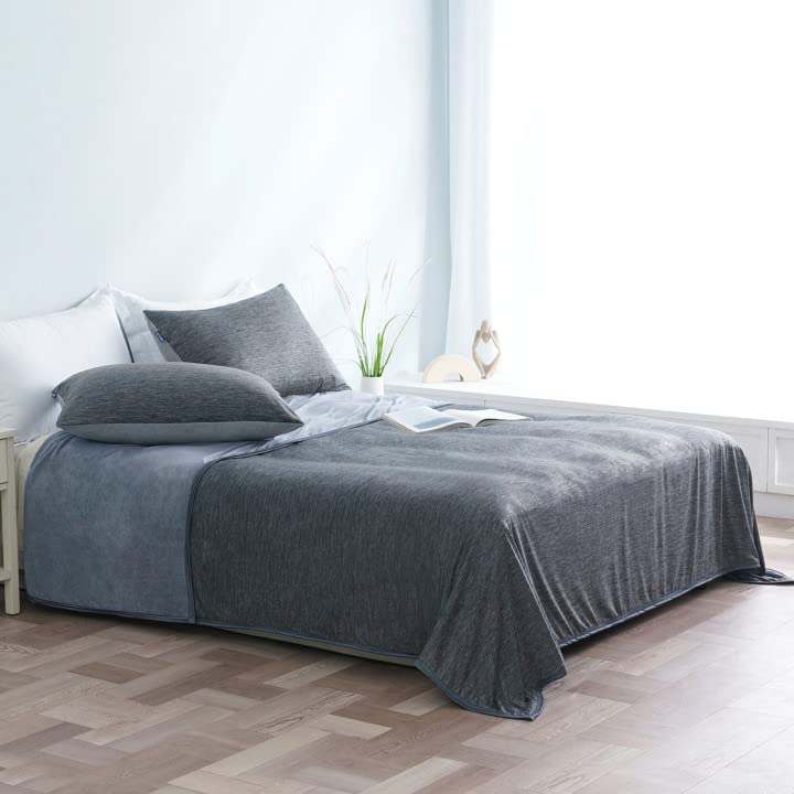 MIULEE Kühldecke Sommerdecke 150x200cm Erwachsene und Kinder 2 in 1 Selbstkühlende Decken mit Arc-Chill Q-MAX0.4 Kühlfasern Wohndecke Sofadecke Grau