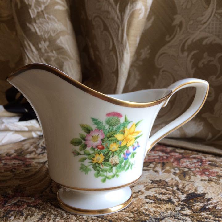 英国製❁﻿22金 WORCESTER 美しい英国の野の花 ミルクジャグ 英国製❁﻿22金 ROYALWORCESTER 美しい英国の野の花 ミルクジャグ