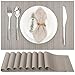 Produktbild Myir JUN Tischsets Abwaschbar 8er Set,Gewebte Platzdeckchen rutschfest Abgrifffeste Hitzebeständig,Vinyl Platzsets Abwaschbar für küche Speisetisch Hotel,Platz-Matten 30x43.5cm (Silber Gold)