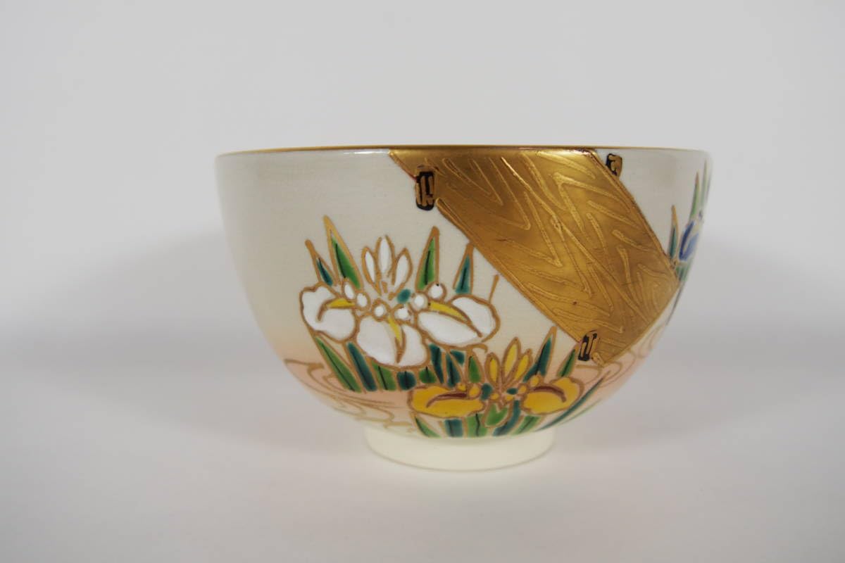 Amazon.co.jp: 川添寿楽 京焼 色絵 金彩 菖蒲文 抹茶茶碗 在銘