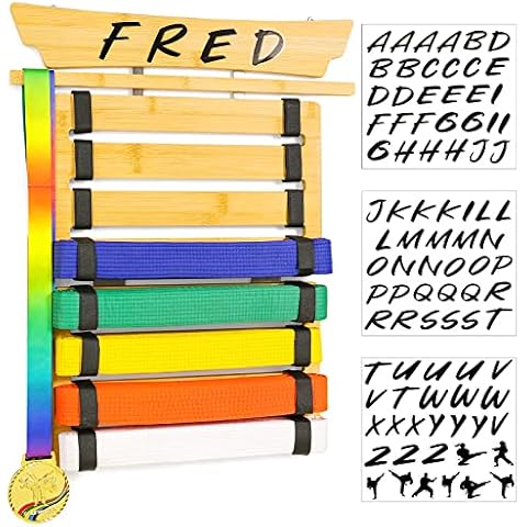 Tilhumt Karate-Gürtel-Display-Rack, 8 Gürtel, personalisiertes Kampfsport-Gürtel-Display, Taekwondo-Gürtel-Display-Rack, Karate-Gürtelhalter für BJJ, Jiu Jitsu, TKD, Kung Fu Cover